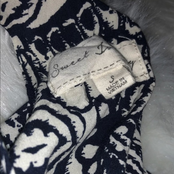 Women’s spaghetti strap shirt - Picture 3 of 3